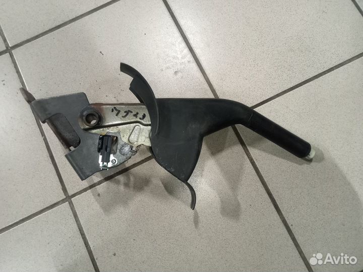 Рычаг стояночного тормоза Мазда 3