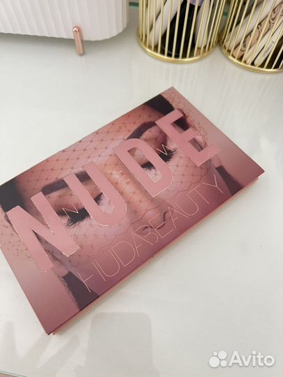 Huda beauty палетка теней