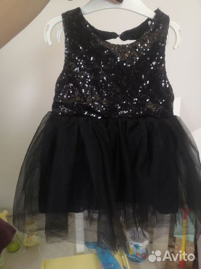 Маленькое черное платье)