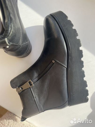 Зимние ботинки женские