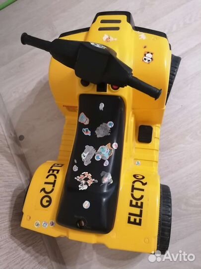 Детский квадроцикл на аккумуляторе