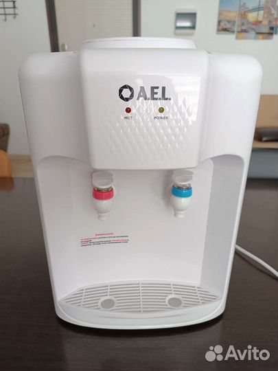 Кулер для воды настольный