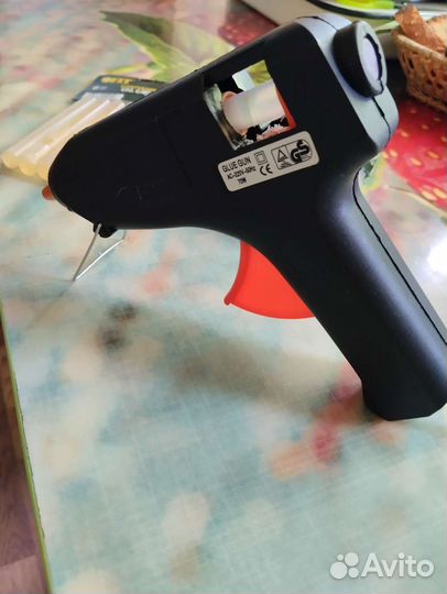 Клеевой пистолет + стержни