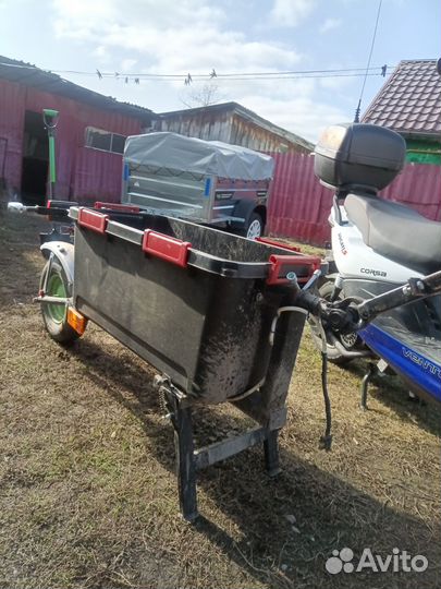 Скутер с прицепом