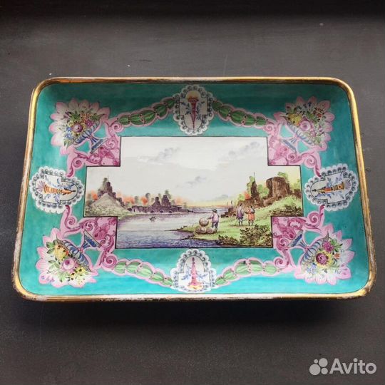 Фарфоровое блюдо антикварное