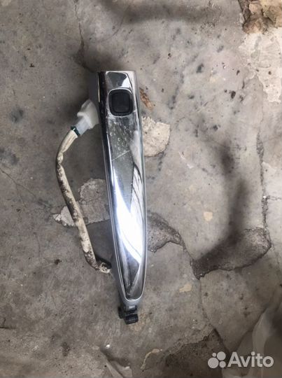 Зеркало и ручка двери на Toyota crown 184