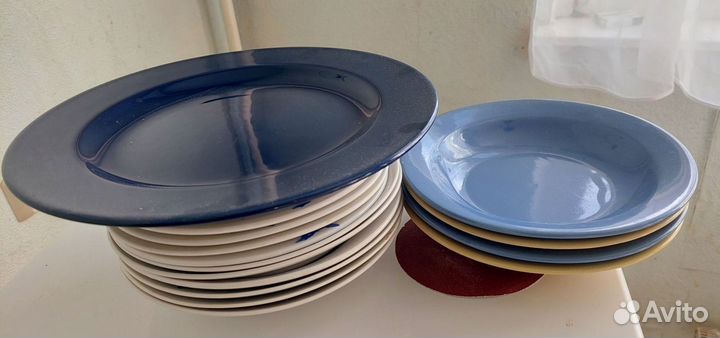 Набор столовой посуды. Тарелки. 17 предметов
