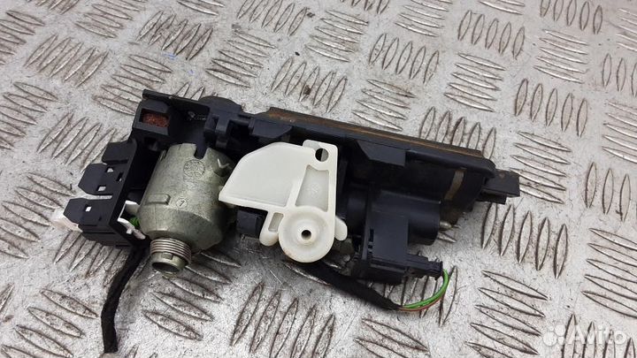 Кнопка закрывания багажника Mercedes-Benz C-Class