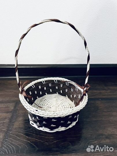 Корзинка с лентой