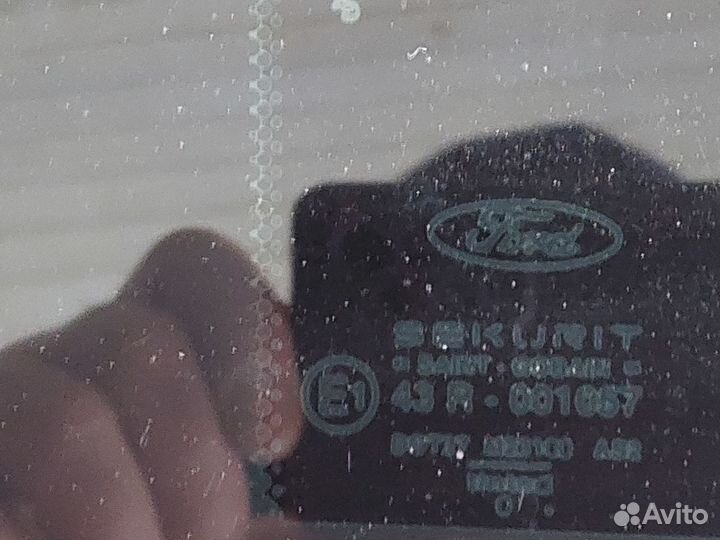 Форточка правая Ford Mondeo 3