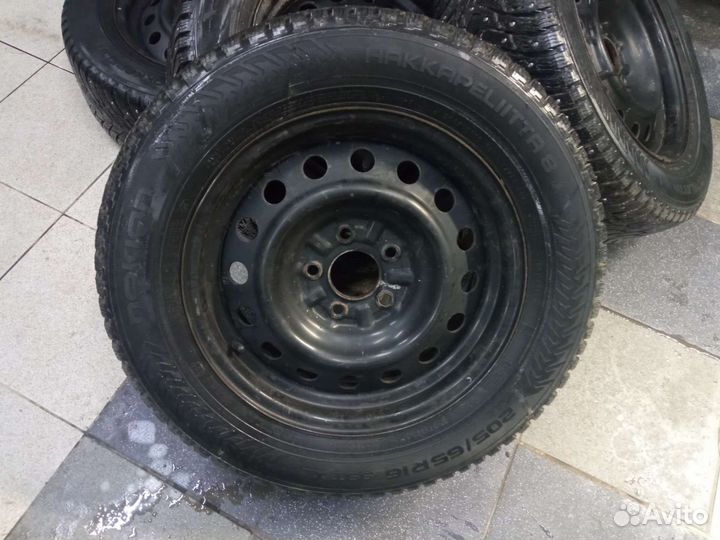 Nokian Tyres Hakkapeliitta 8 205/65 R16