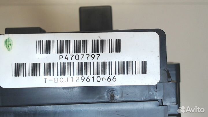 Блок предохранителей Chrysler Town-Country, 1996