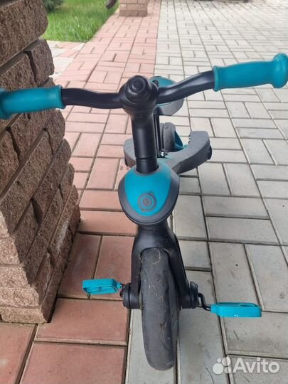 Беговел велосипед Globber Trike Explorer