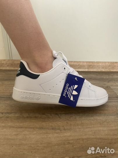 Кроссовки женские adidas