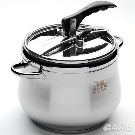 Скороварка 9 л. с крышкой турция неб.деф. новая