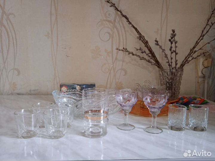 Салатник. Фужеры. Графин. Рюмки цветное стекло