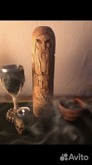 Резные кумиры славчнских Богов