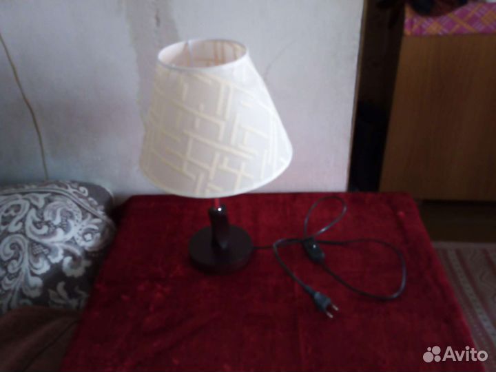 Лампа настольная