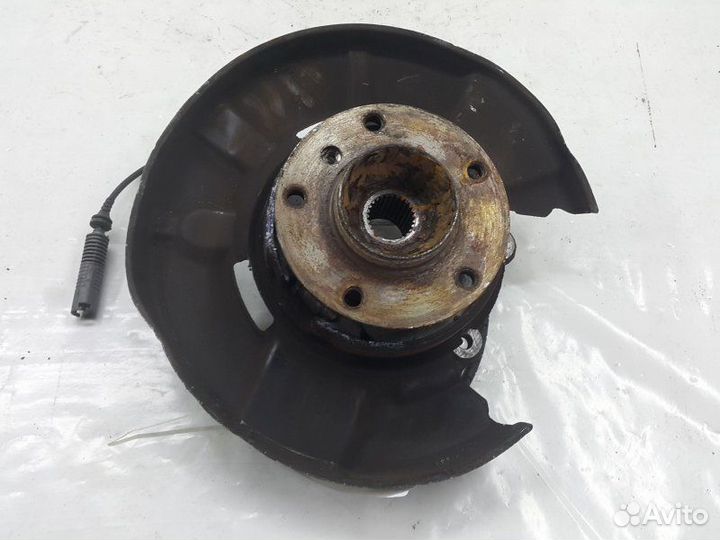 Кулак задний задний левый Bmw 3 Series