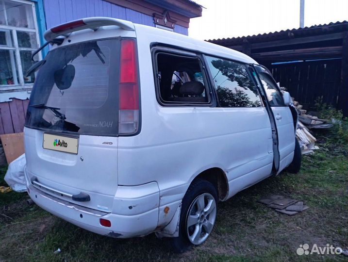 Toyota Town Ace Noah 2.0 AT, 1999, битый, 190 000 км