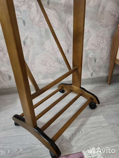 Вешалка напольная деревянная