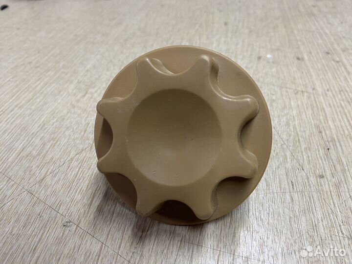 Болт запасного колеса Toyota Rav4 XA50