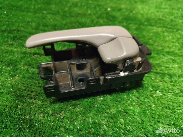 Внутренняя ручка открывания двери nissan sunny N16
