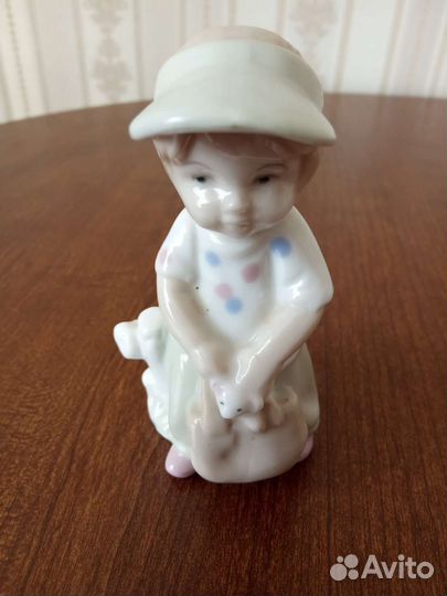 Статуэтка современная