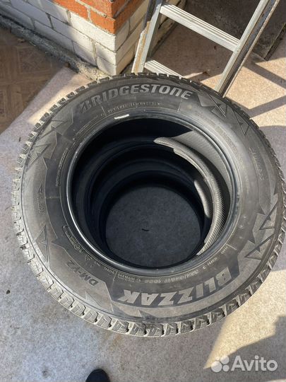 Bridgestone Blizzak DM-V2 235/65 R17
