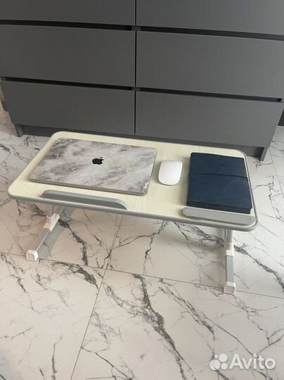 Столик для ноутбука в кровать
