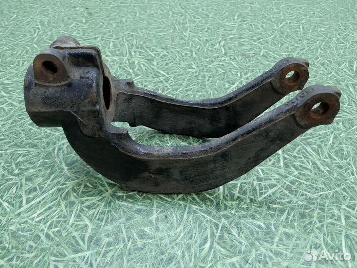 Крепление амортизационной стойки Bmw X5 E70