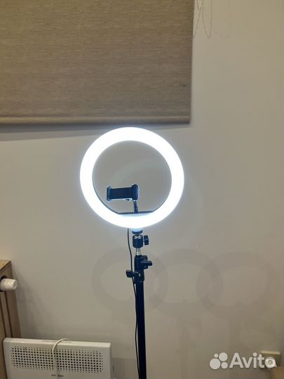 Штатив для телефона с лампой