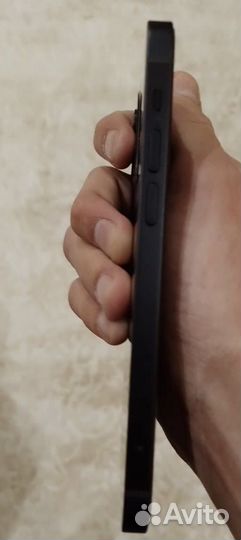 Телефон iPhone 12