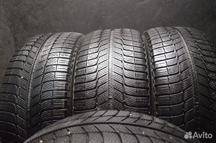 Michelin X-Ice XI3 245/45 R18 100H