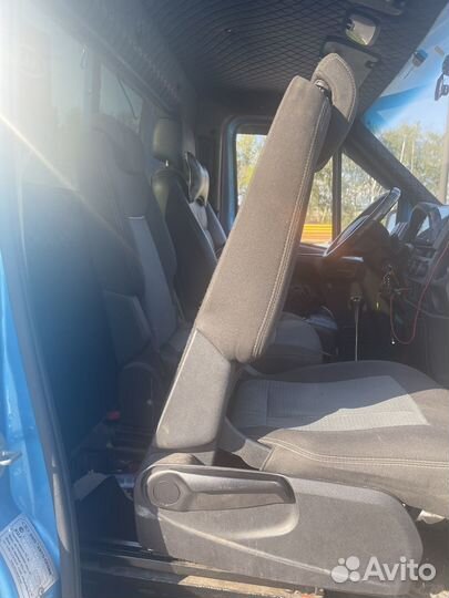 Сиденья для машины