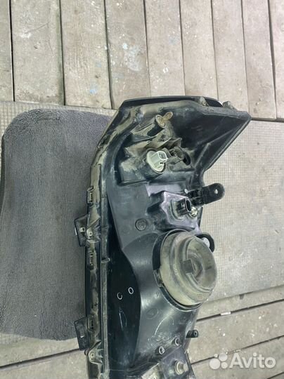 Фара передняя левая на субару форестер sg5