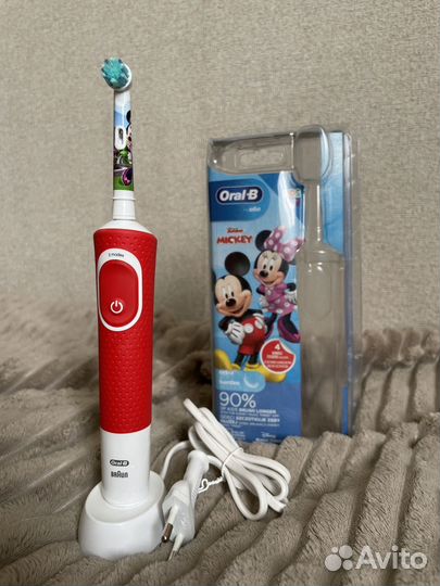 Зубная щетка oral b kids новая