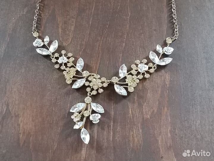 Колье ожерелье
