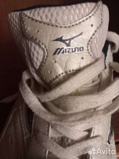 Мужские кроссовки Mizuno 43 р,оригинал