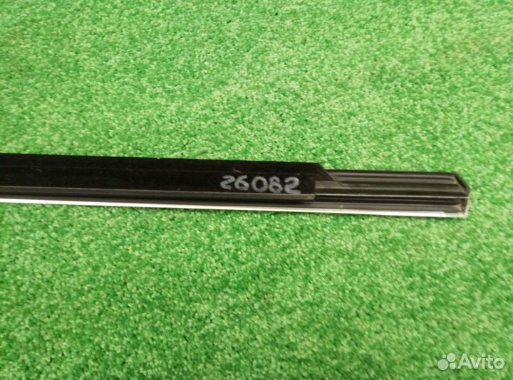 Молдинг стекла задней левой двери Mercedes GLC-kla