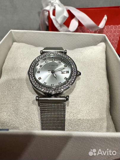 Часы женские новые