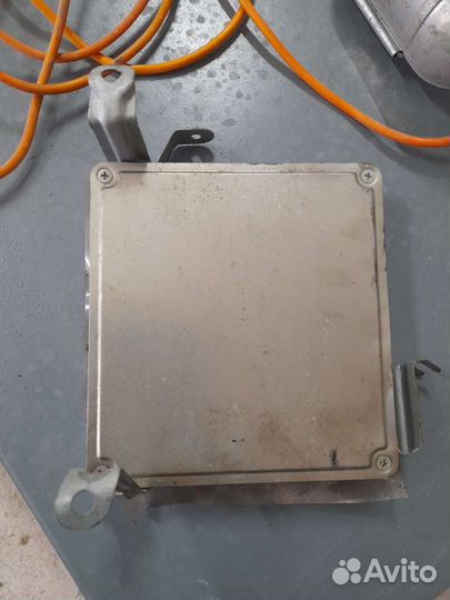 Блок управления двс Toyota 3sfe 89661-32830