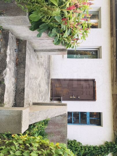 Доля в 1-к. квартире, 45 м², 1/2 эт.