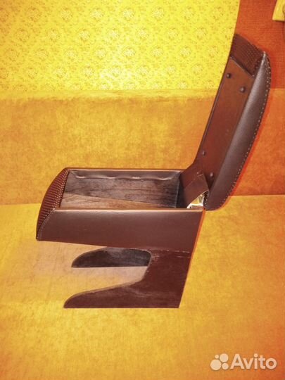 Подлокотник