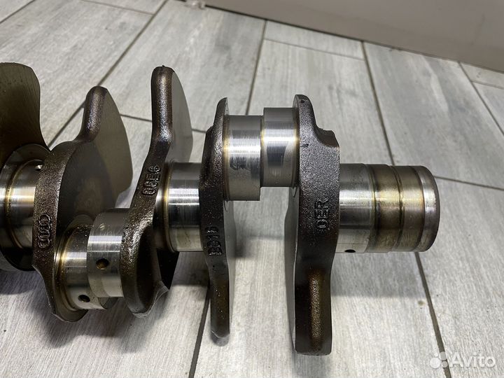 Коленвал AUK BKH BYU CAL Ауди А4 Б7 А6 С6 Q5 8R