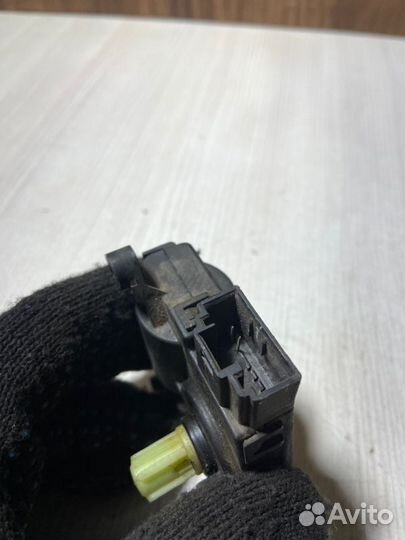 Моторчик заслонки отопителя Ford Focus 3