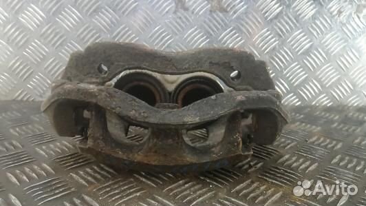 Суппорт тормозной передний левый mercedes benz sprinter 2 (6TD15K701)