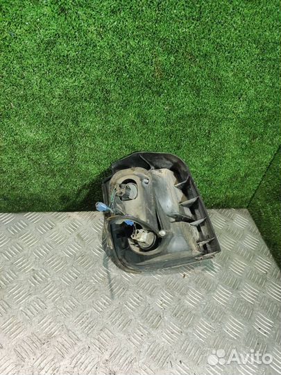 Фонарь Mitsubishi Space Runner (1991-1999)