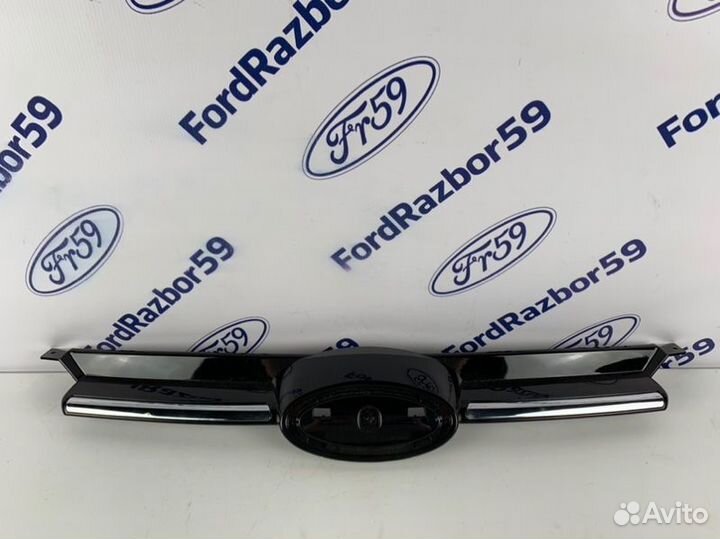 Решетка радиатора Ford Focus 3 CB8 2011-2015