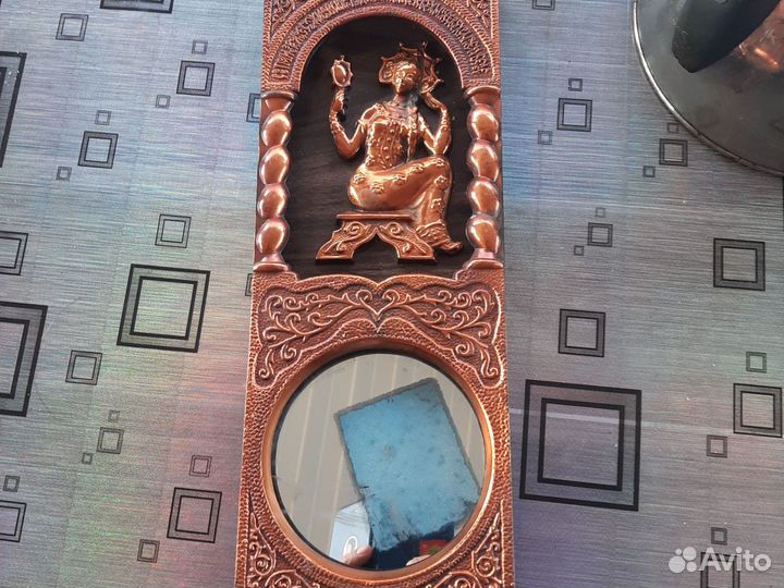 Чеканка с зеркалом